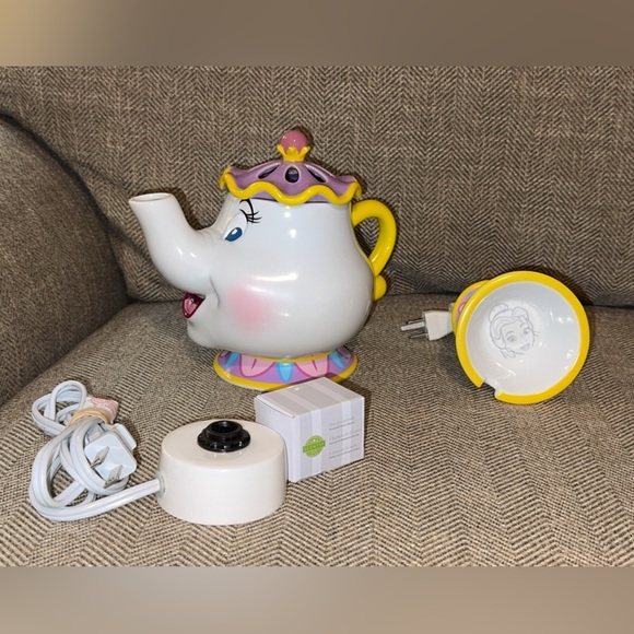 2 PC BUNDLE Scentsy AUTHENTIC DISNEY Beauty & The Beast Mrs. Potts Wax Warmers - Picture 3 of 4